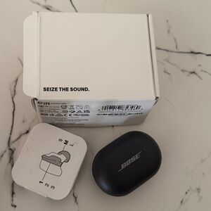 Bose Black True Wireless Earbuds Charging Case with Cable